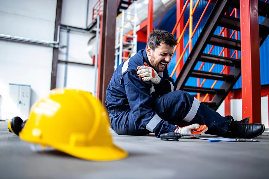 How a Workers' Compensation Lawyer Connects Your Injury to the Job