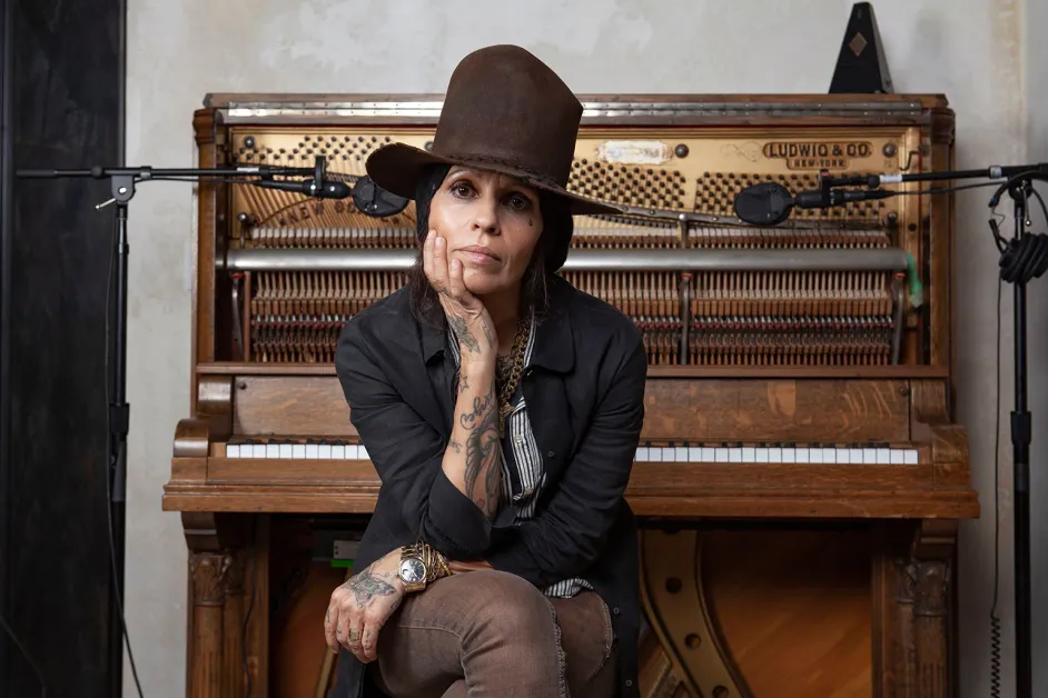 Linda Perry Husband