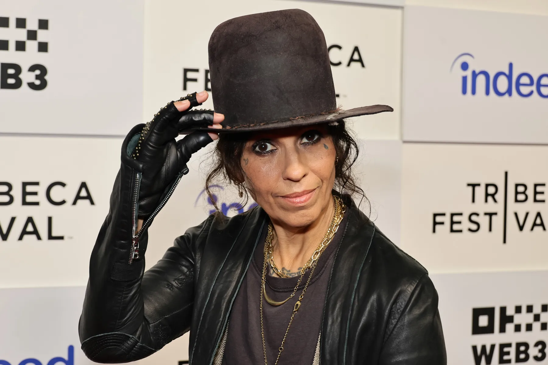 Linda Perry Husband